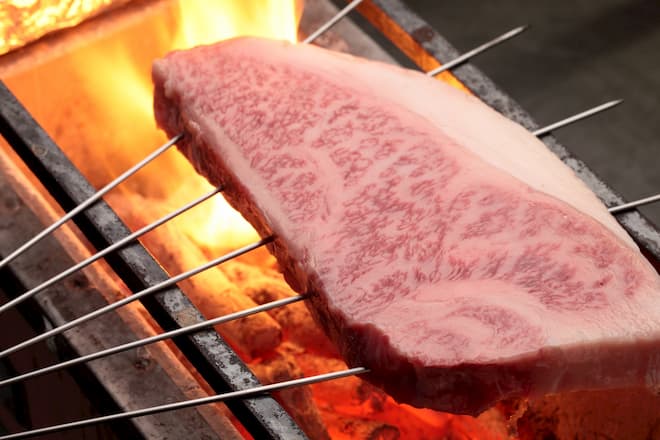 伊勢海老と伊万里牛を楽しめる贅沢コース